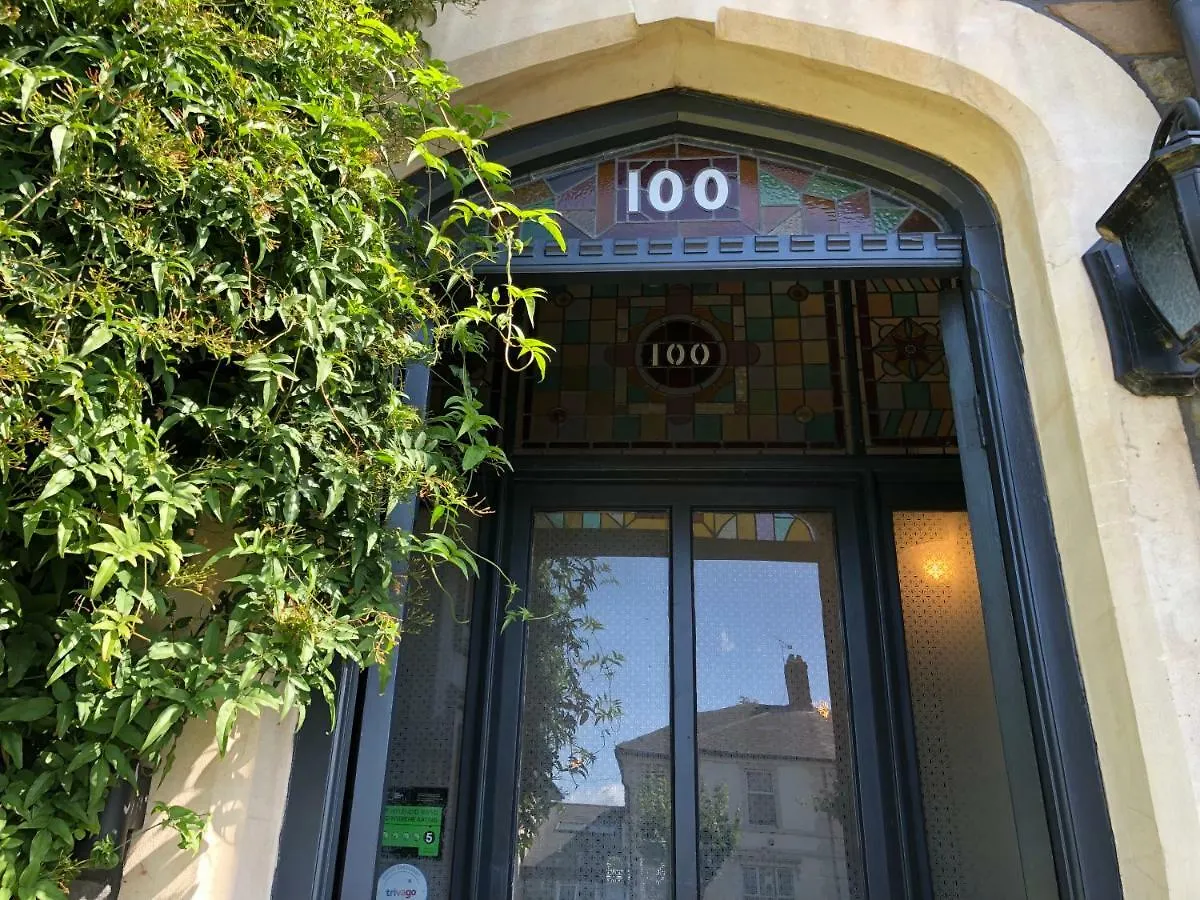 לינה וארוחת בוקר קארדיף Number One Hundred Bed And Breakfast